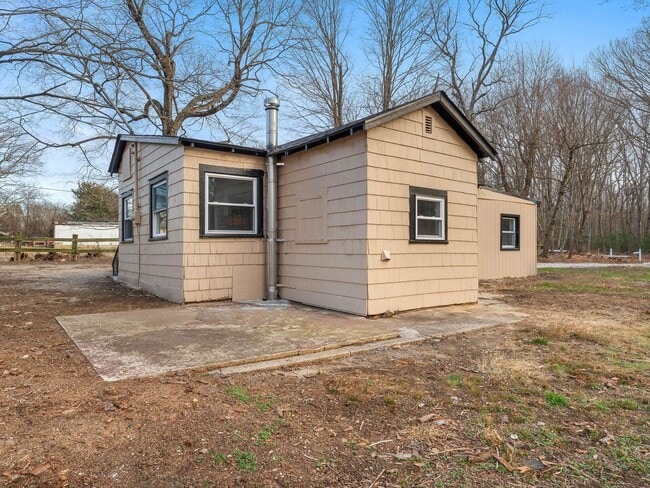 Building Photo - Secluded & Stunning: Move-In Ready 3-Bedroom Home with Bonus Rooms & Private Yard