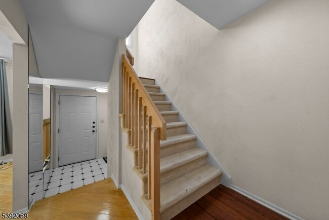 Building Photo - 148 Riverbend Dr