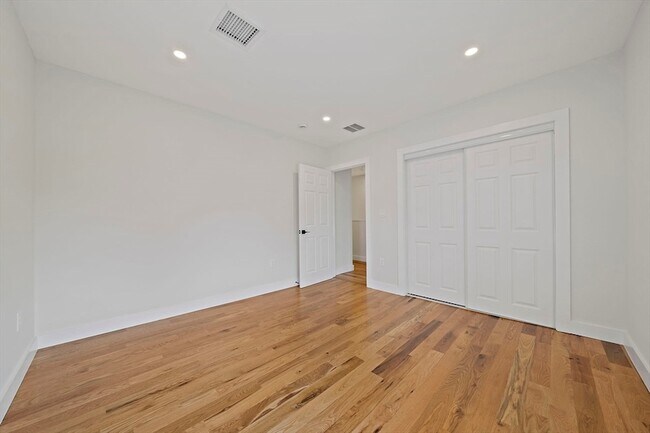 Building Photo - 57 Orchardfield St