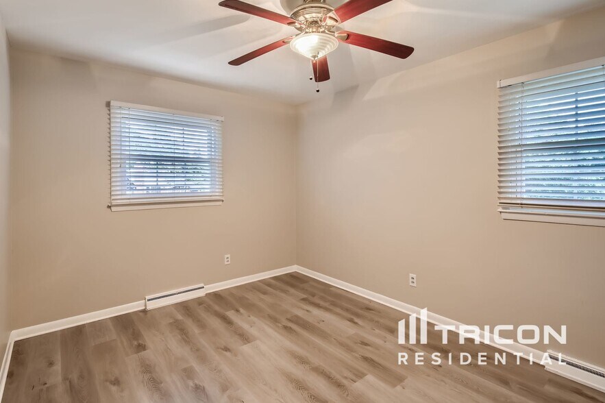 Building Photo - 3251 Deerwood Dr