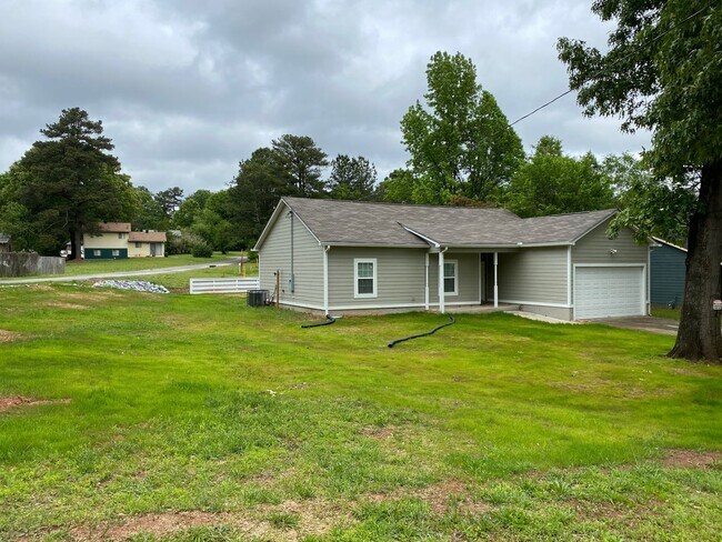 Building Photo - 244 Windemere Way
