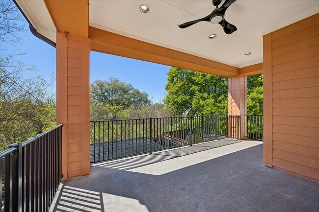 Building Photo - 709 Herkimer St