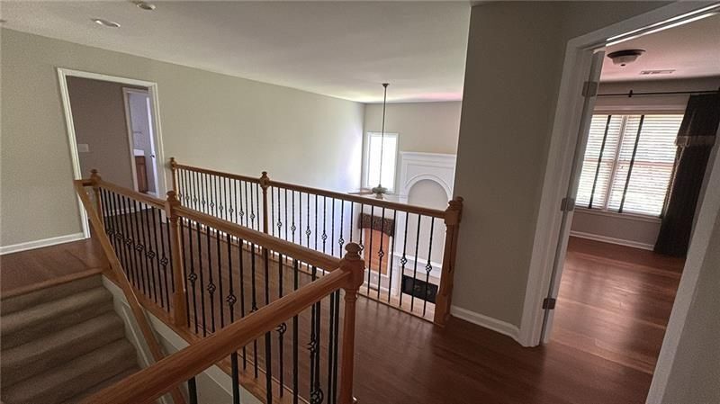 Building Photo - 1880 Willshire Glen