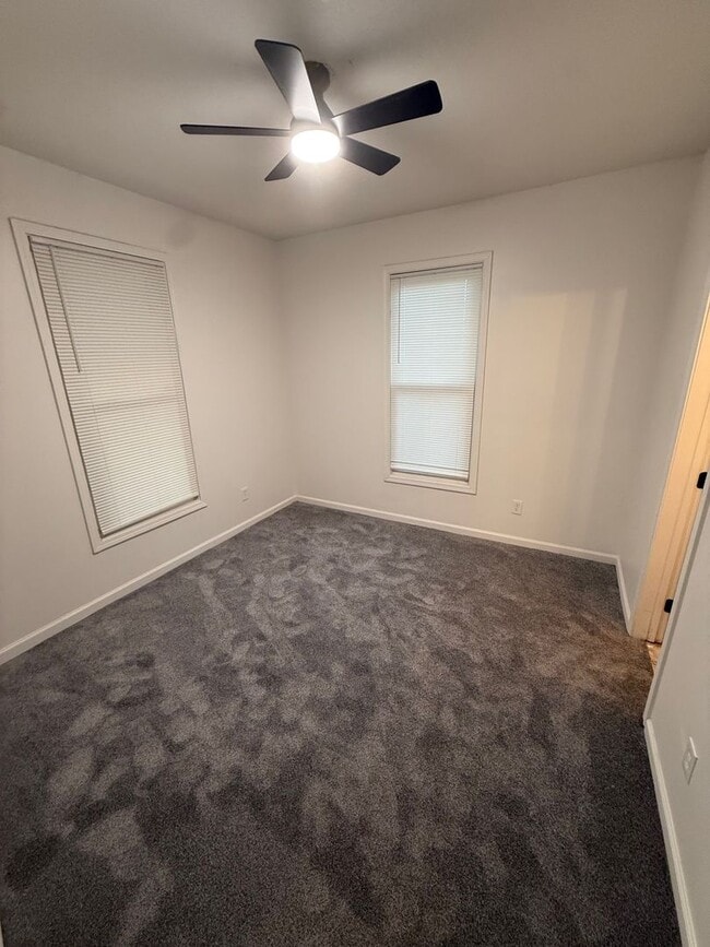 Building Photo - Charming & Updated 2-Bedroom Home in Heart of Olathe!