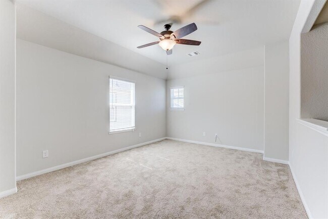Building Photo - 5842 Adelaide River Dr