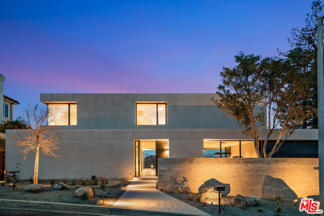 Building Photo - 1448 Stradella Rd