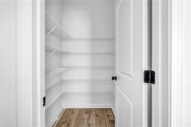 Building Photo - 5772 Schelton Pl