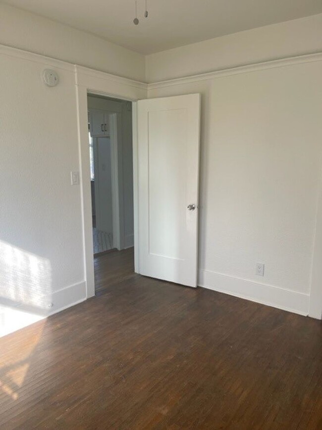 Building Photo - Just few Blocks from the water & next to A...