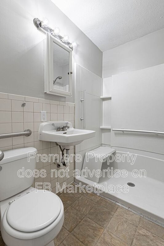Building Photo - 3301 Mellier Ave