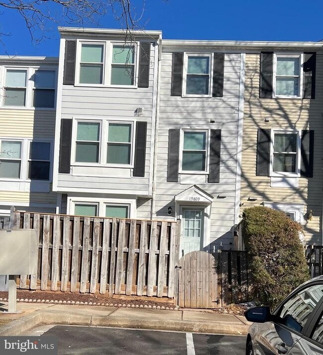 Building Photo - 19809 Larentia Dr