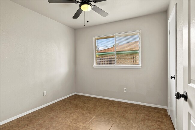 Building Photo - 11455 Spottswood Dr