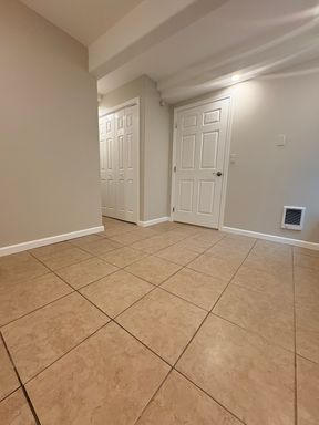 Building Photo - Newly Remodeled Beautiful and Spacious Shoreline Home