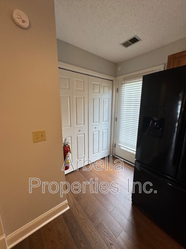 Building Photo - 1733 Blakewood Ct