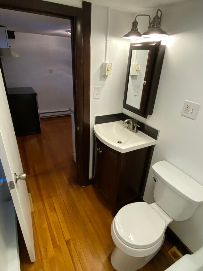 Building Photo - 54 Bridge St