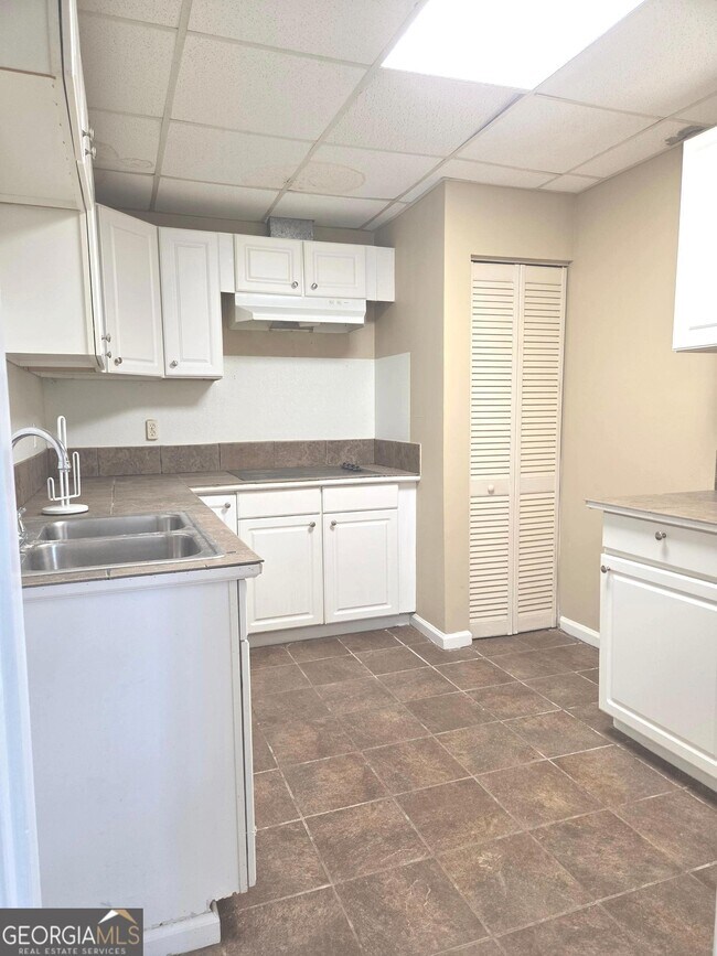 Building Photo - 3770 Glennvale Ct
