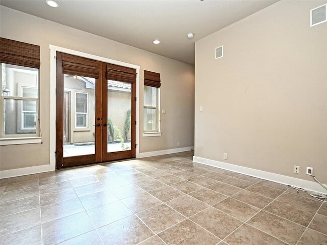 Building Photo - 3001 Noack Dr