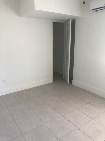 Building Photo - 300 NW 97th St