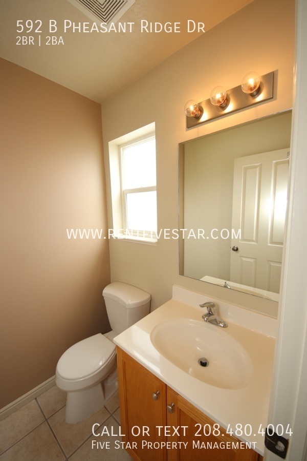 Building Photo - 592 Pheasant Ridge Dr