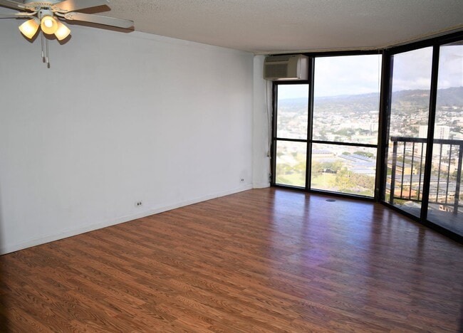 Primary Photo - Honolulu Tower 2br/1ba/1pkg in Downtown Ho...