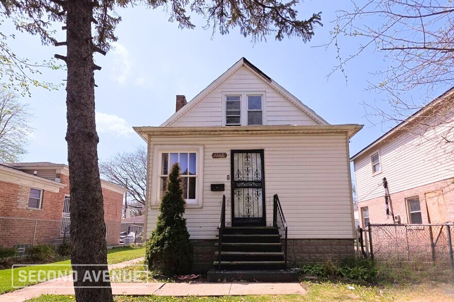 Building Photo - 9248 S Lowe Ave