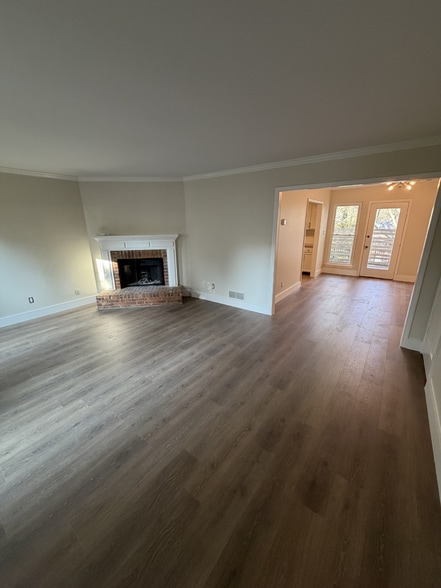 Building Photo - 3155 Cape Cir