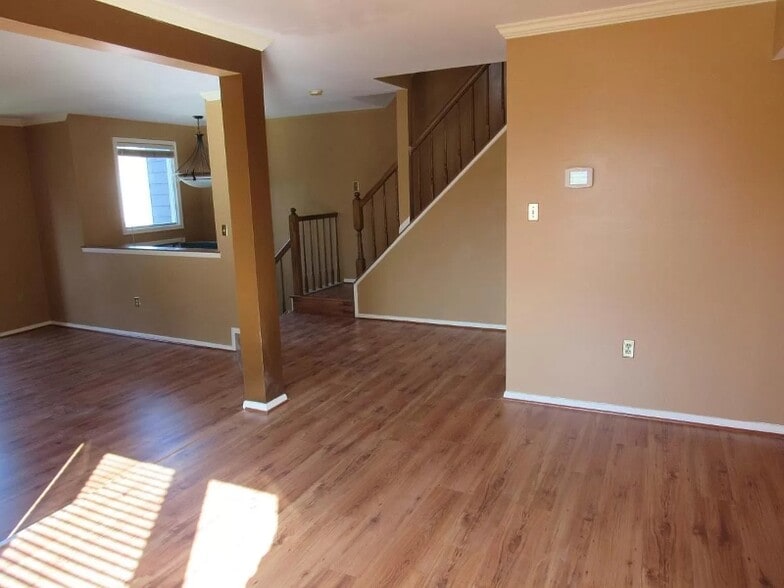 Building Photo - 7734 Chatfield Ln