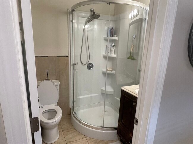 Building Photo - 25 William Jackson Ave