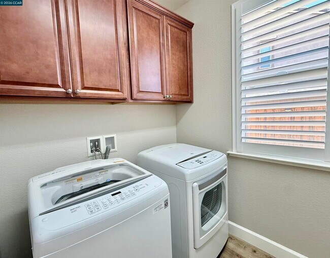 Building Photo - 373 Anchorage Dr