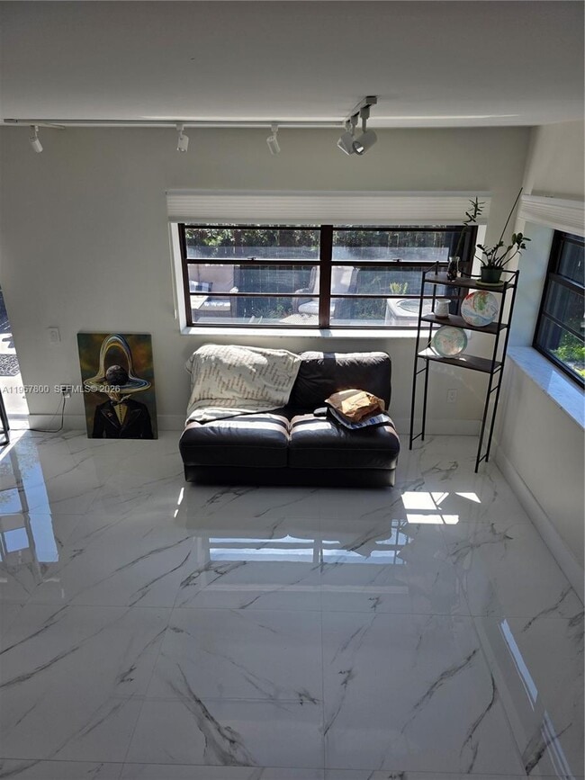 Building Photo - 6904 SW 114th Pl