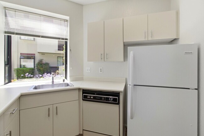 Building Photo - 101 Shorebird Cir