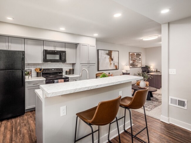 Building Photo - Bexley Plaza Apartments