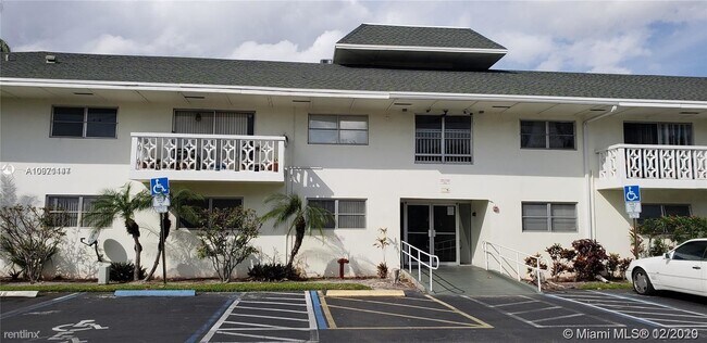 Building Photo - 2 br, 1 bath Condo - 381 N State Road 7 # 441