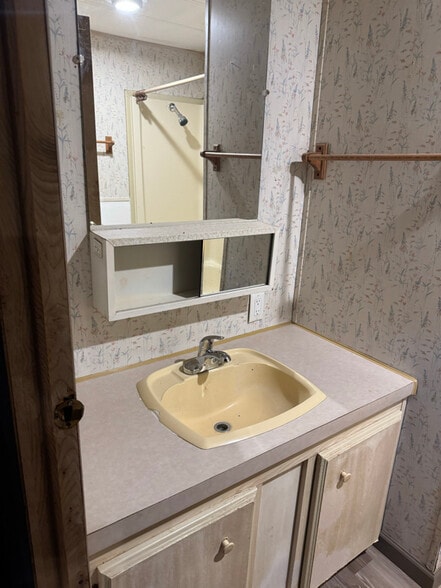 Building Photo - 3060 E Ames Ave