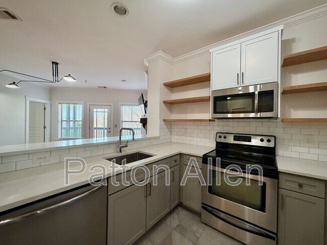 Building Photo - 9 Kenilworth Knl