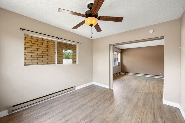 Building Photo - 205 E Aubrey St