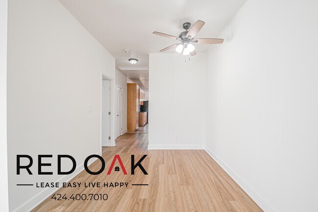 Building Photo - 731 W 46th St