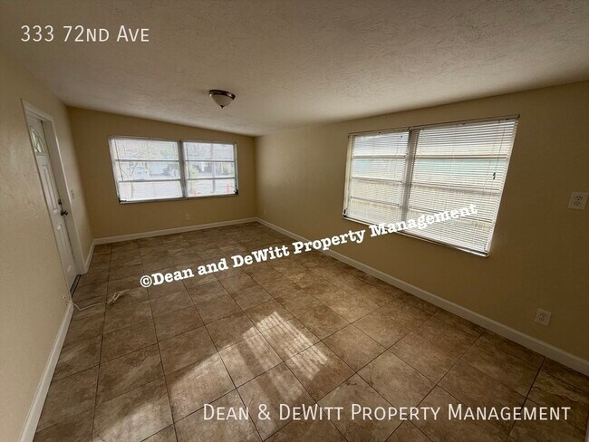 Building Photo - 333 72nd Ave