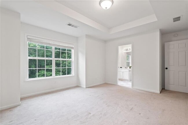 Building Photo - 651 Coligny Ct