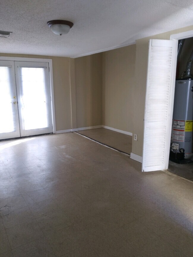 HOUSE - 1733 Lincoln Ave