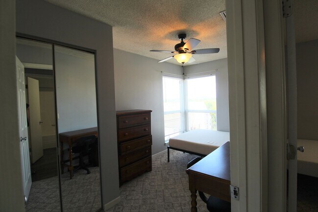 Building Photo - 1330 Hunters Rd