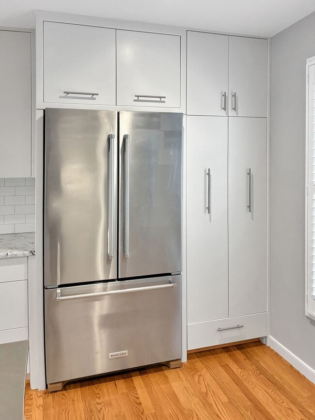 Building Photo - Recently Remodeled 3 bed 3 bath in Tuckahoe!