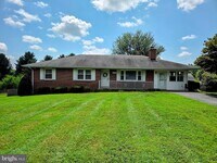 Building Photo - 25020 Oak Dr