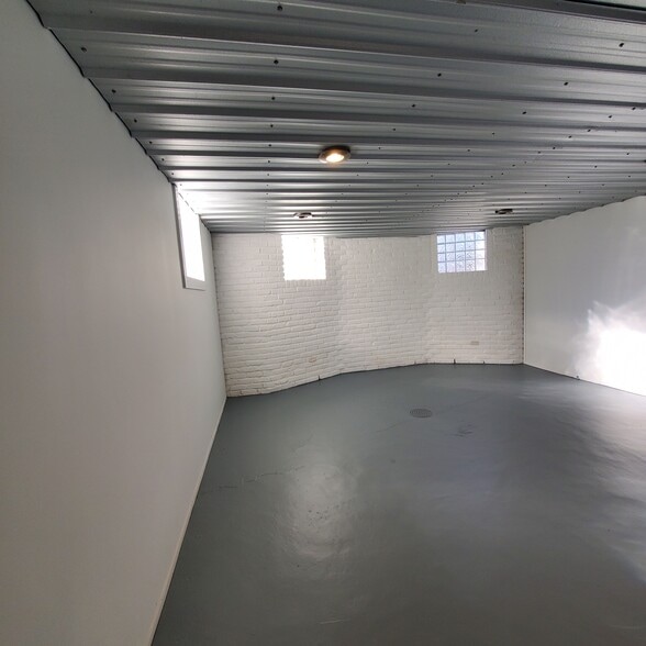 Building Photo - 3047 Feltz Ave