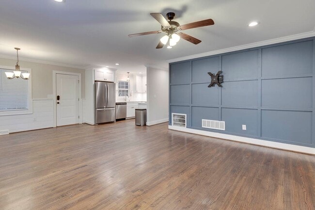 Building Photo - Cute & Private 3BR Home Ready for Move-In