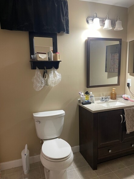 Building Photo - 5 Aylor Ct