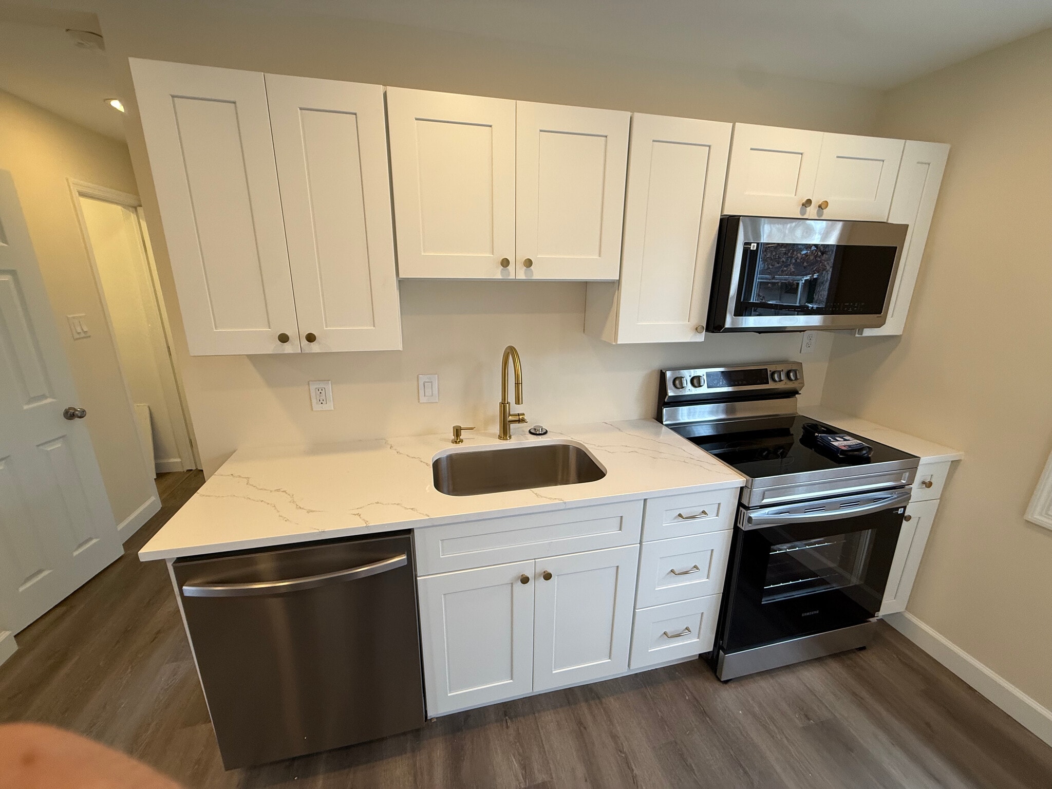 Kitchen (new appiances) - 40 Hydrangea St