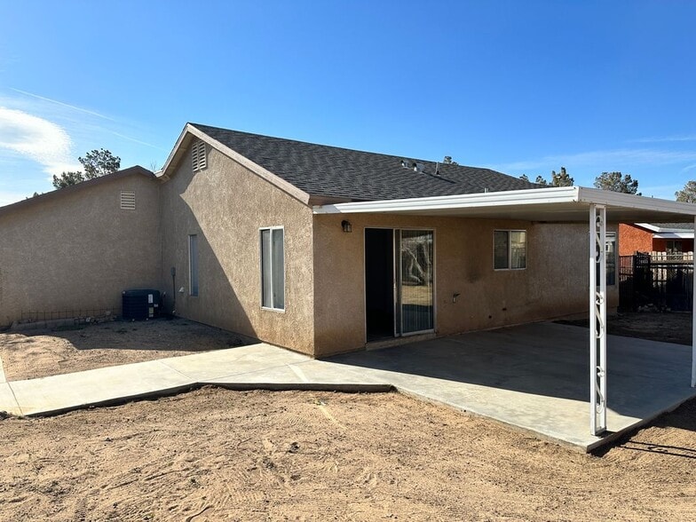 Building Photo - 17785 Carson Cir