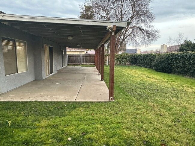 Building Photo - 5449 W Ashland Ct