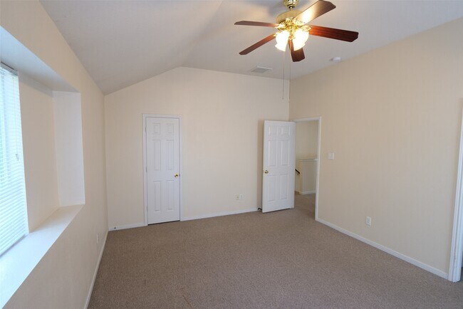 Building Photo - 5042 Oak Stand Ct