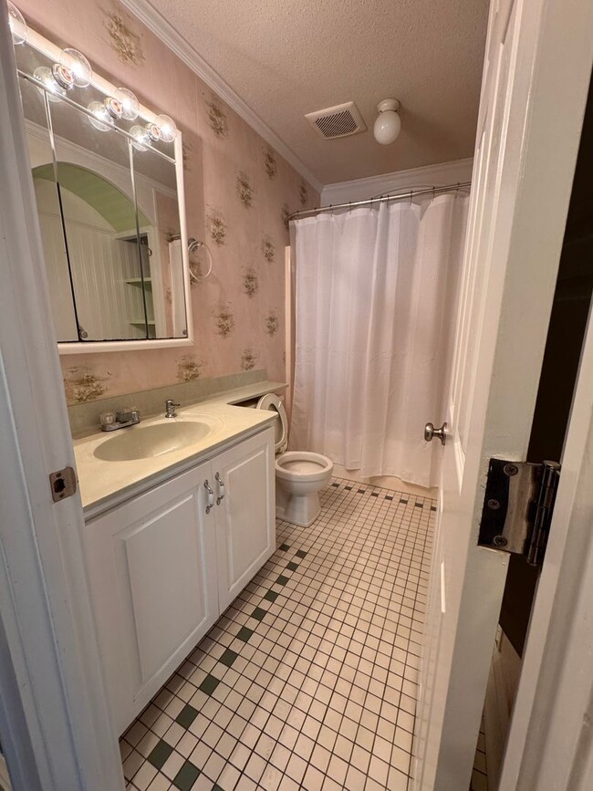 Building Photo - 1c Port W Ct